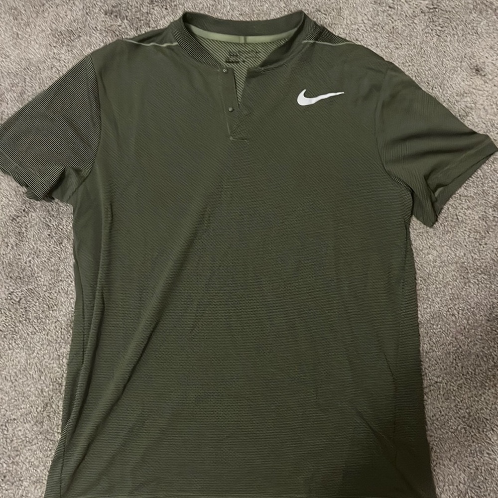 Blade collar Nike golf polo green